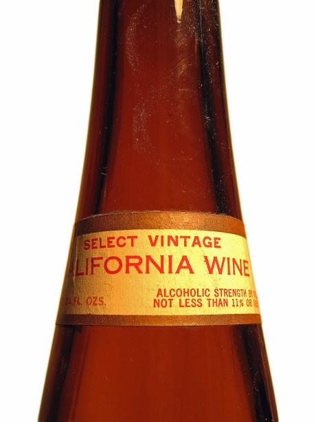 Carbone Wine 24-Oz. Riesling Bottle's Top Label